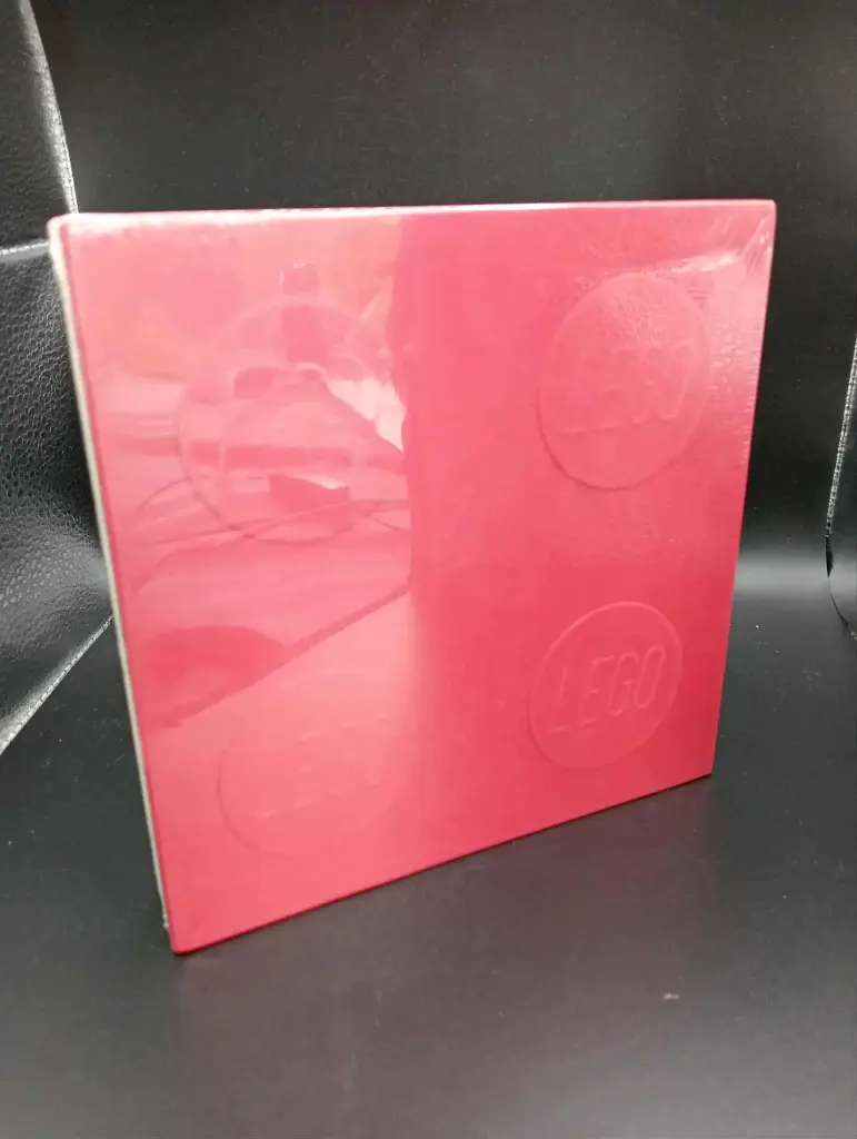 LEGO notebook with 176 pages + official pen (rouge)