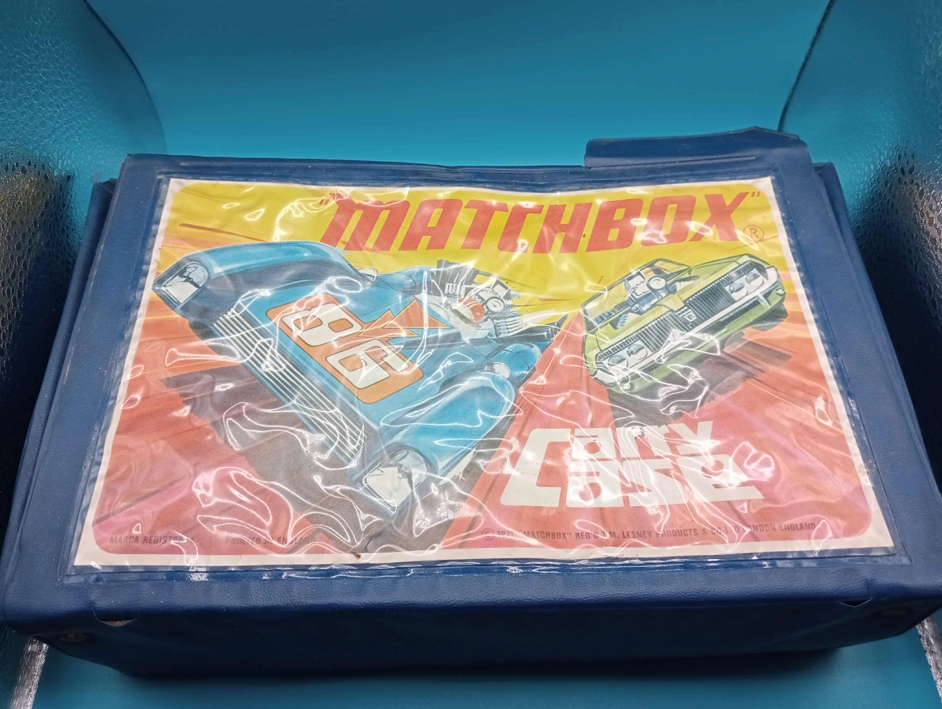 Vintage Matchbox-koffer + 21 auto's – matige staat, foto's goed bekijken