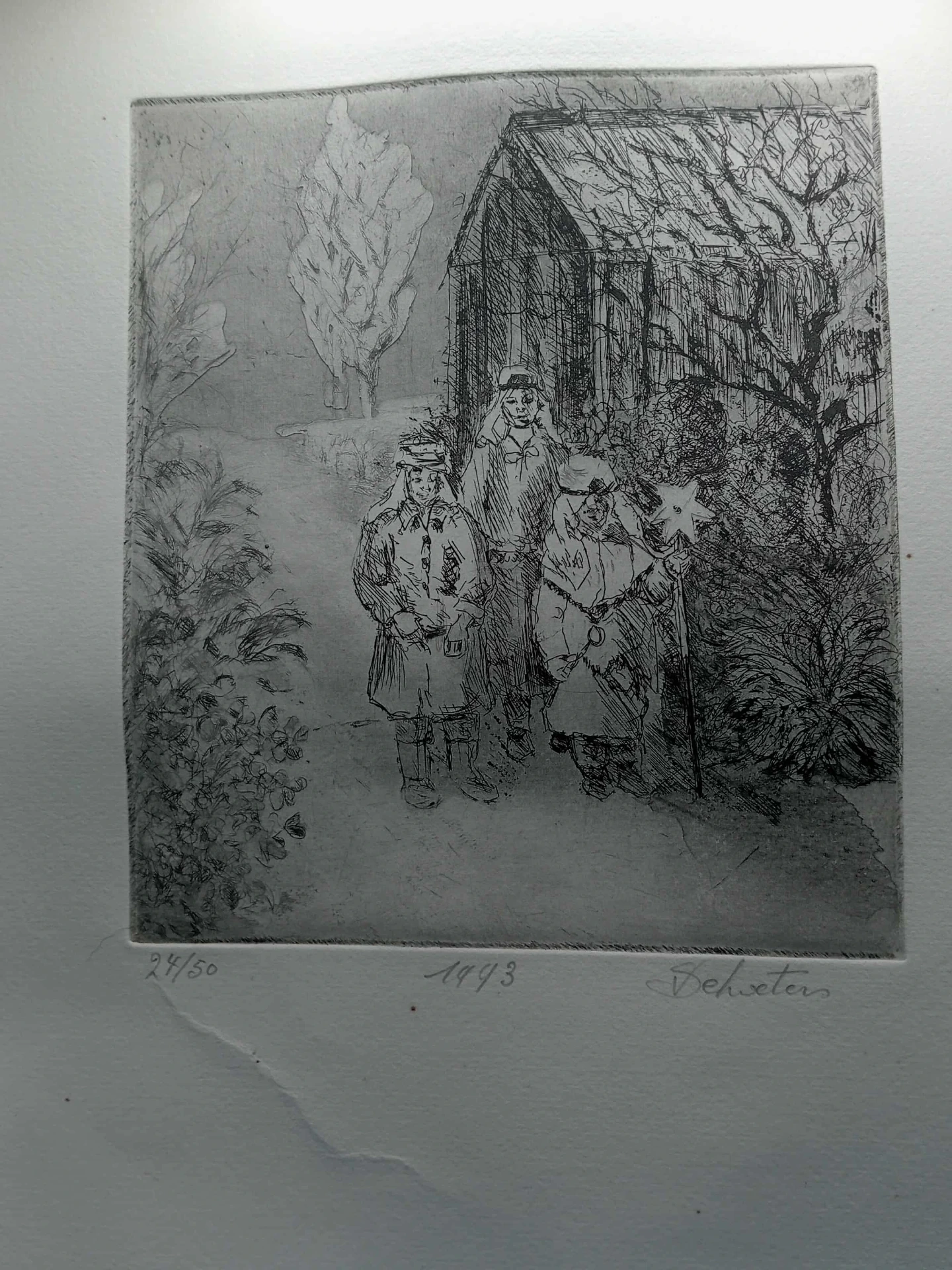 Litografia assinada Dehoeters 1993, edição limitada 24/50, cena de inverno com três figuras