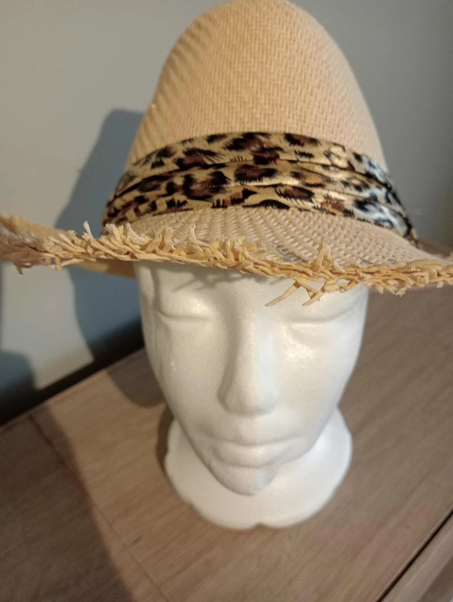 Papierhut mit Leopardenband Größe 58 – Vintage, leicht, wild, ohne Marke