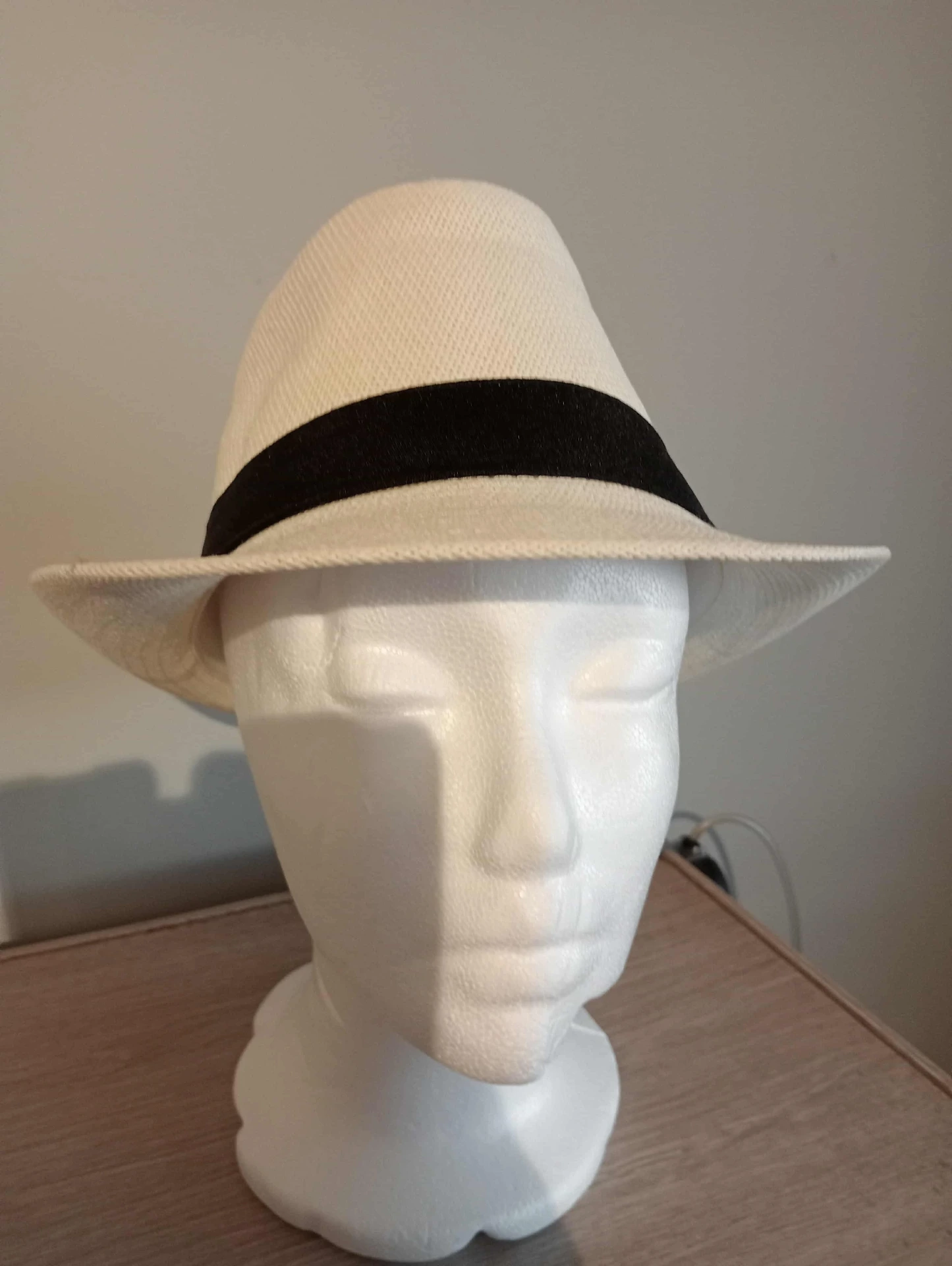 Beige fedora 90% papier 10% polyester – Maat 58, licht, stijlvol, merkloos
