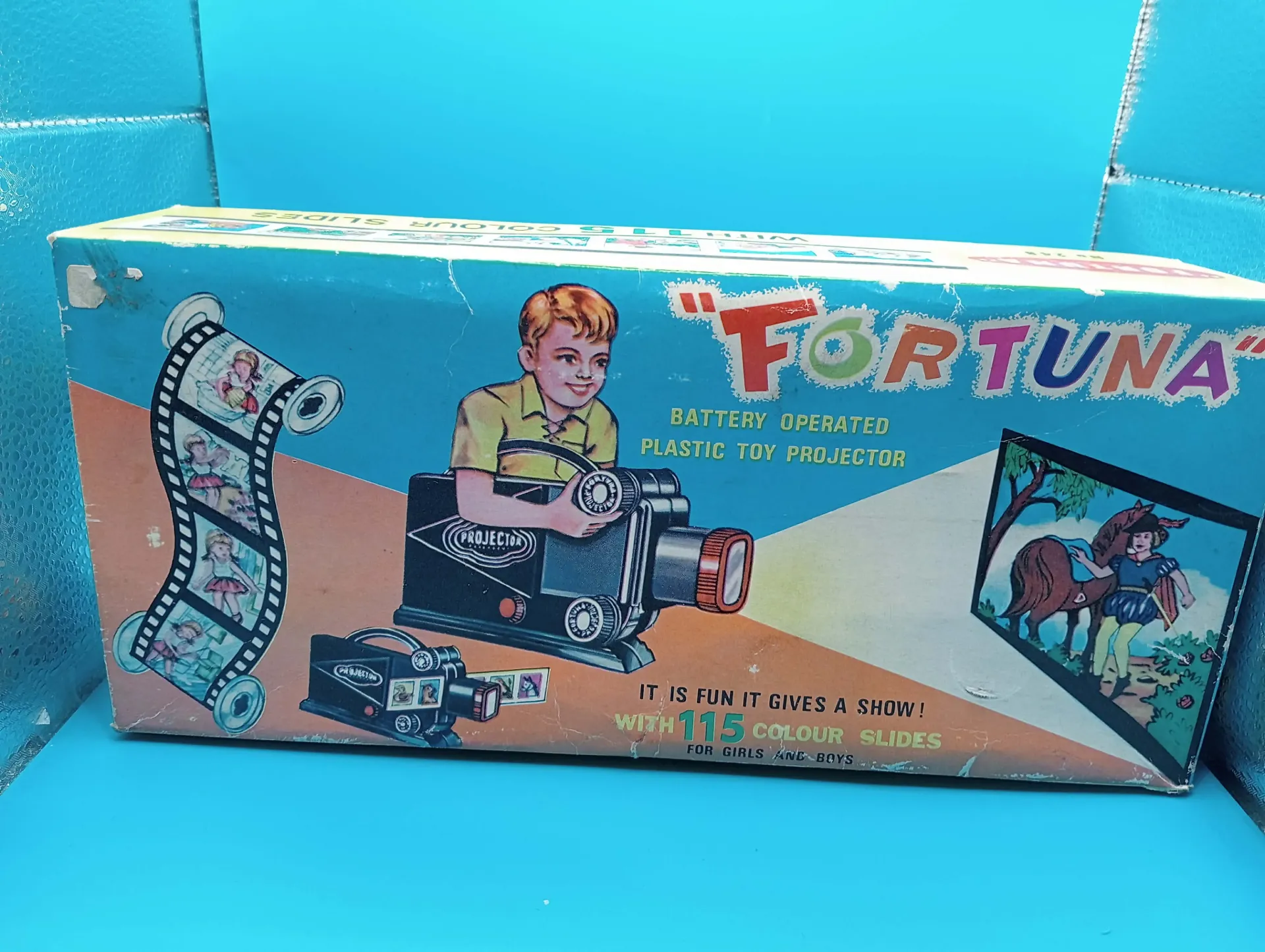 Projetor de brinquedo Fortuna vintage – Com 115 slides coloridos