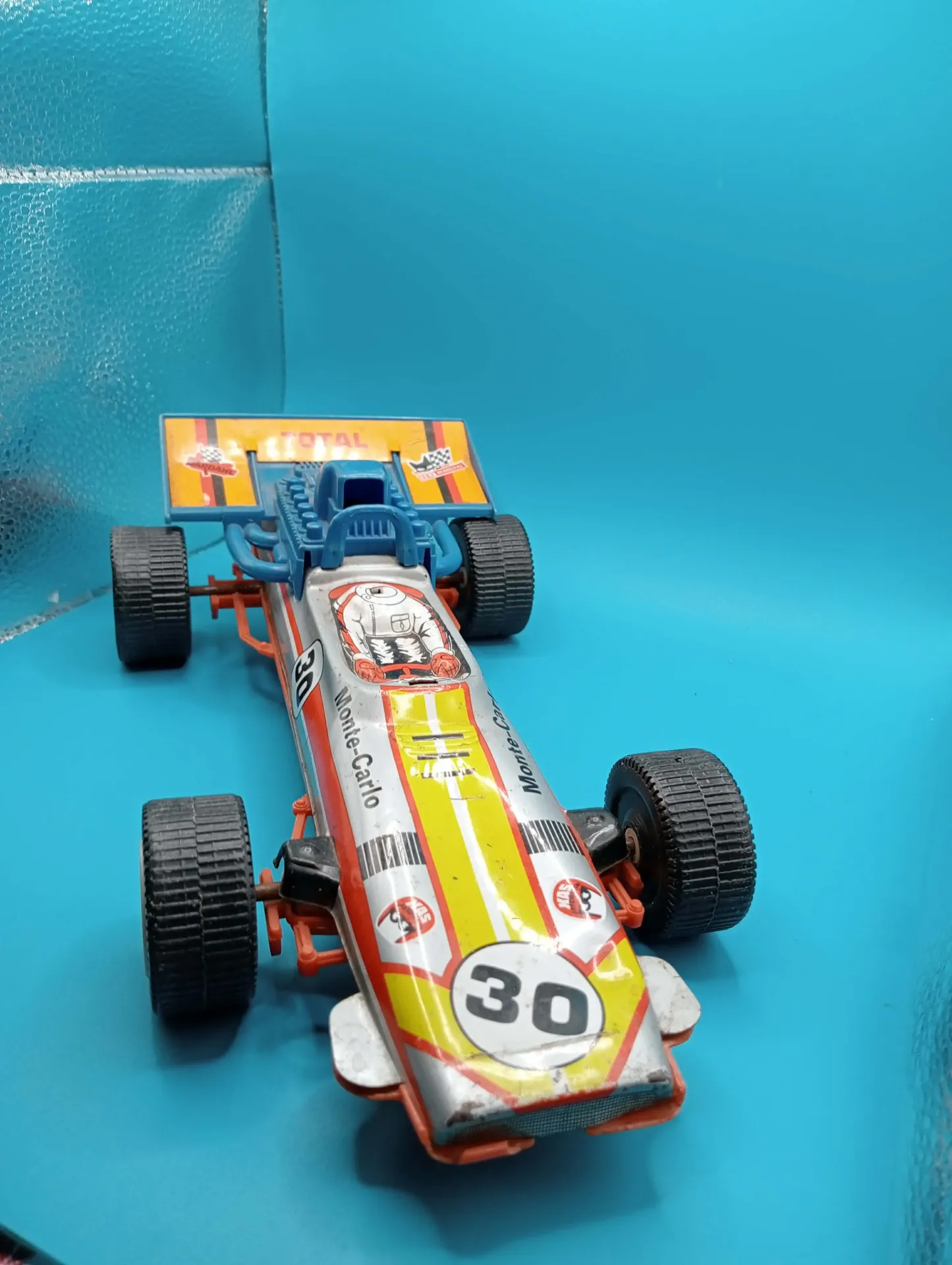 Vintage raceauto Monte-Carlo nr.30 – Speelgoed zonder pilootkop en voorruit