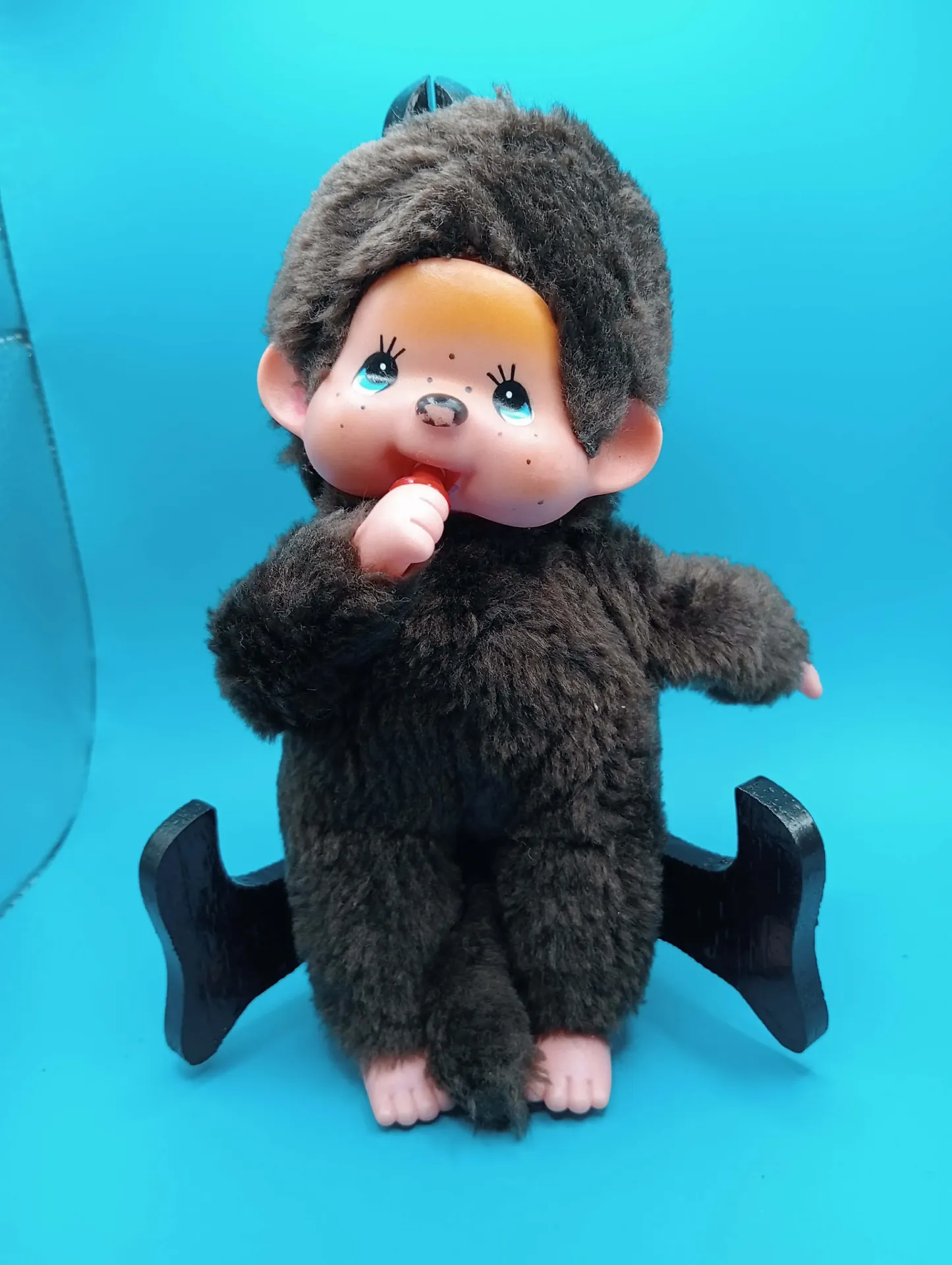 Monchhichi vintage à tétine rouge – peluche rétro sans étiquette