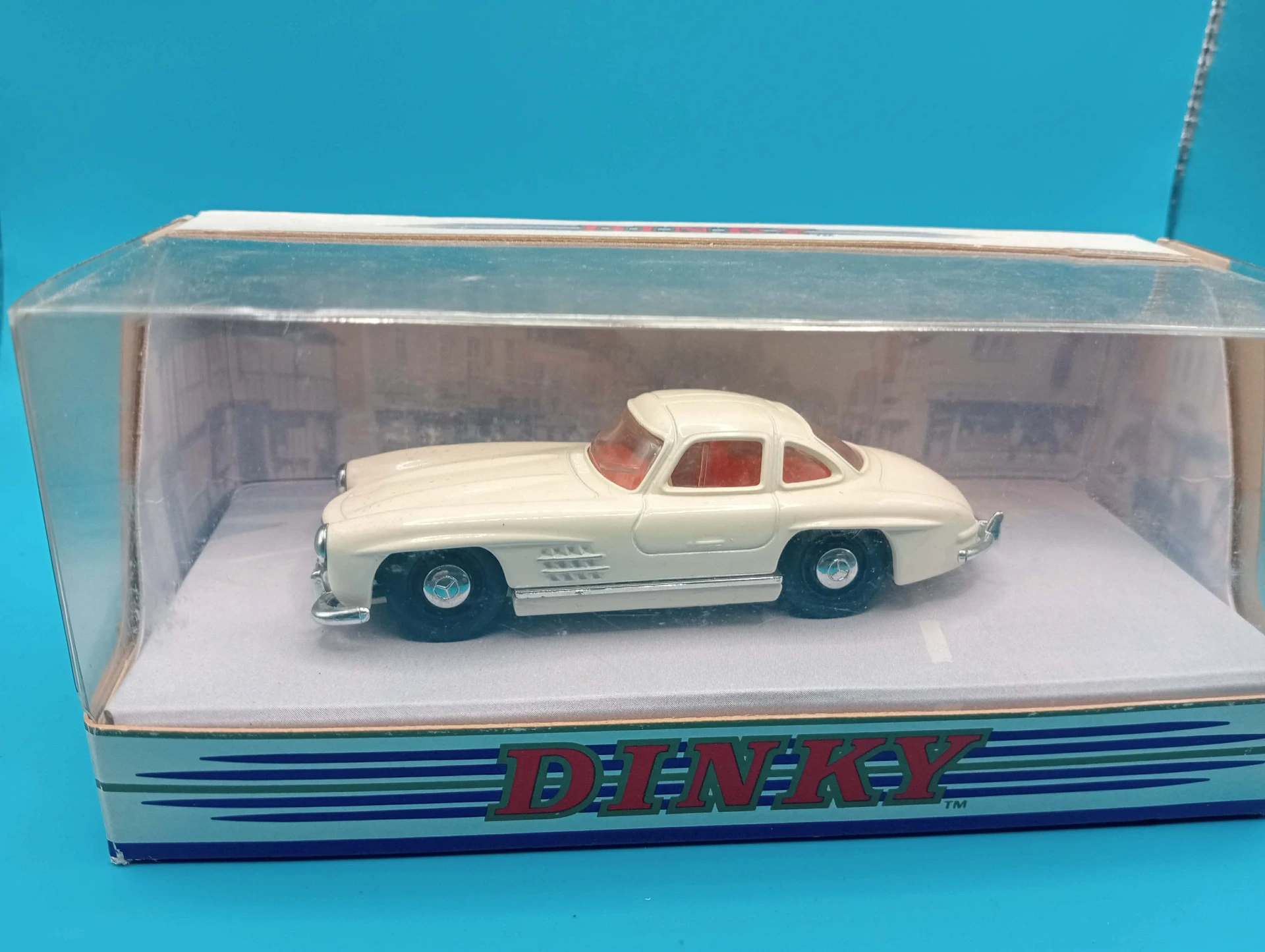 Dinky DY-12 Mercedes-Benz 300SL Gullwing 1955 – Miniature 1:43 en boîte