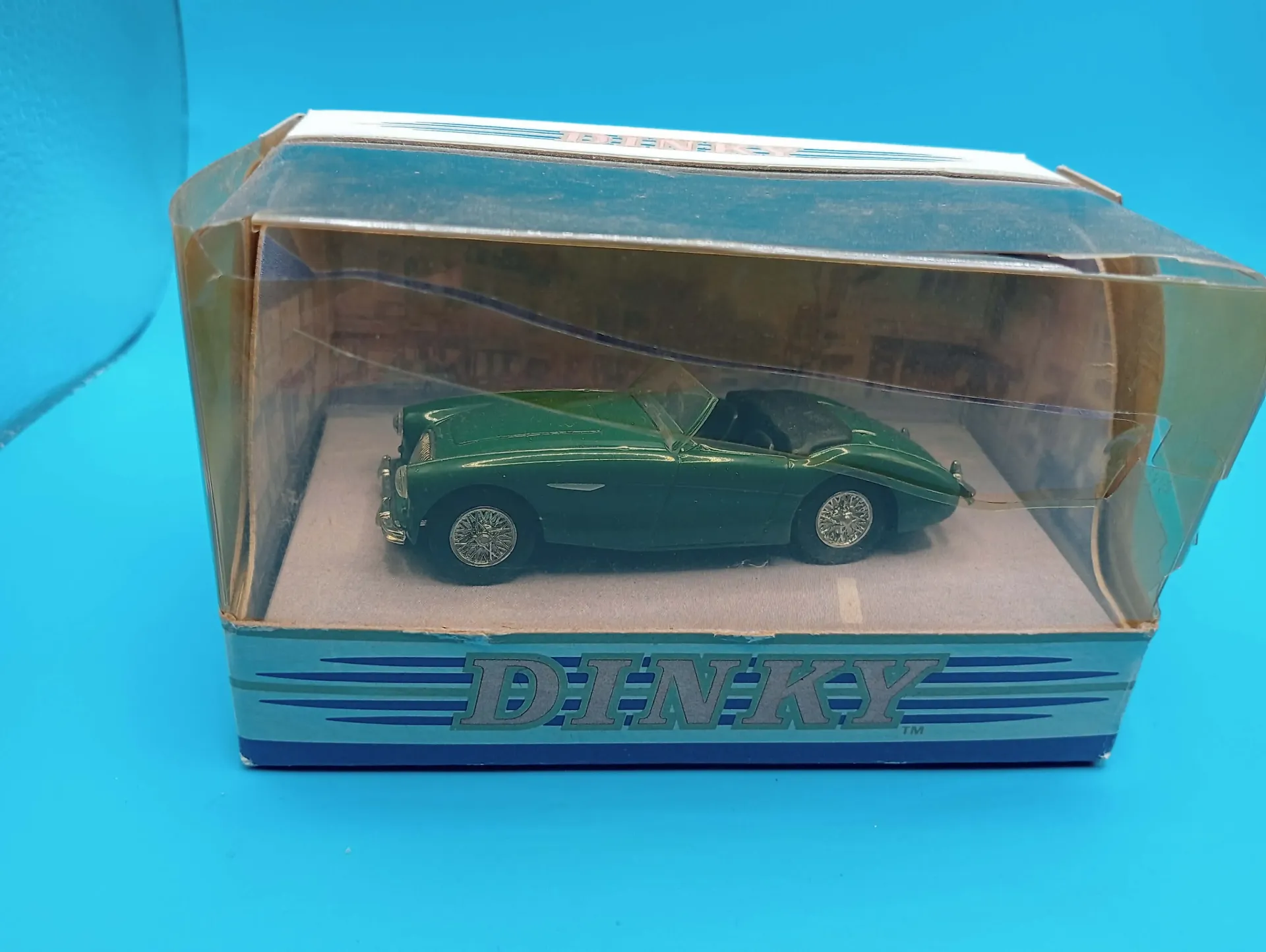 1956 Austin Healey 100 BN2 Matchbox Dinky DY-30 – Vintage diecast car