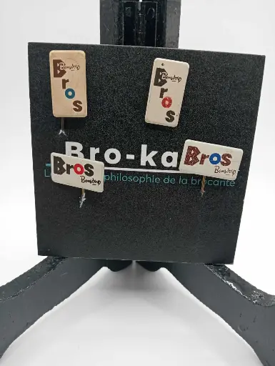 Lot de 4 épinglettes BROS Bensdorp