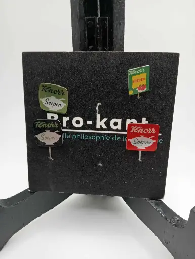 Lot de 4 épinglettes Knorr