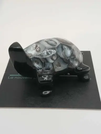 Tortue en pierre Obsidienne et nacre