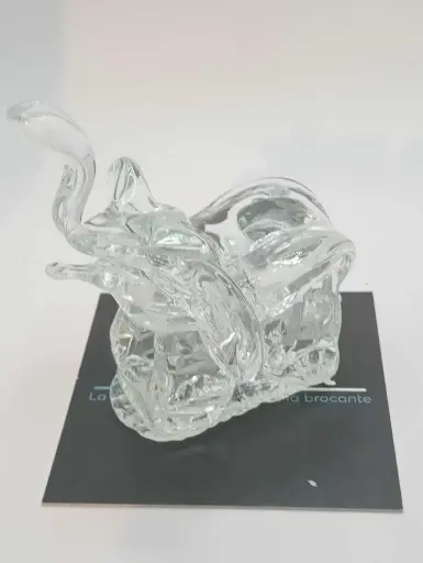 Éléphant en verre 