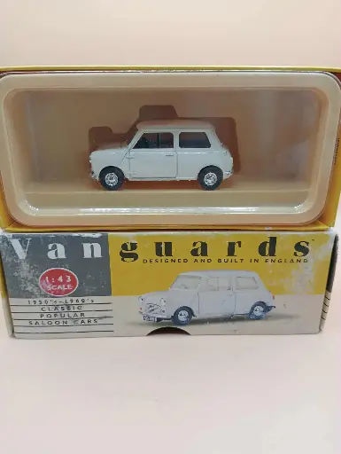 🚗 Mini Saloon – Vanguards Collection | Échelle 1/43 | Made in England | Boîte d’origine