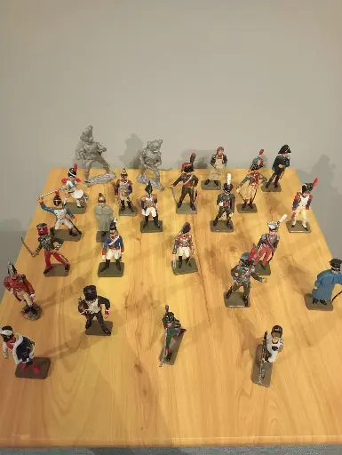 Set van 25 tinnen soldaten – Meeste Starlux – Vintage militaire figuren – Enkele onbekend – Originele staat