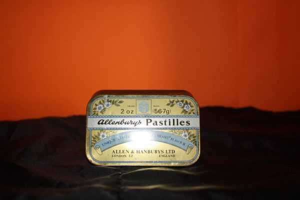 Ancienne boite en fer : Allenburys pastilles