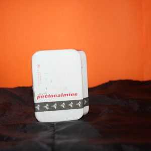 Ancienne boite en fer : Gommes pectorales Pectocalmine