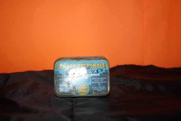 Ancienne boite en fer : Gommes pectorales Phillips