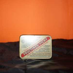 Ancienne boite en fer : Fructines Vichy debut 1900