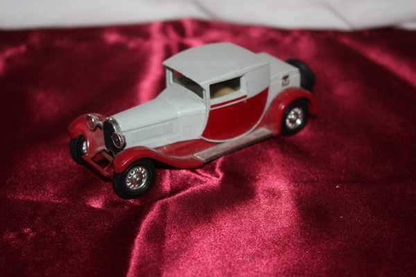 Matchbox : Y24 1923 Bugatti type 44 - models of Yesteryear