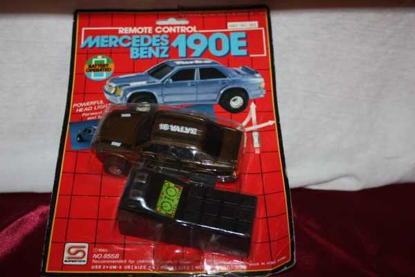 Mercedes-benz 190E doré Remote control Supertoys ( année 70 )