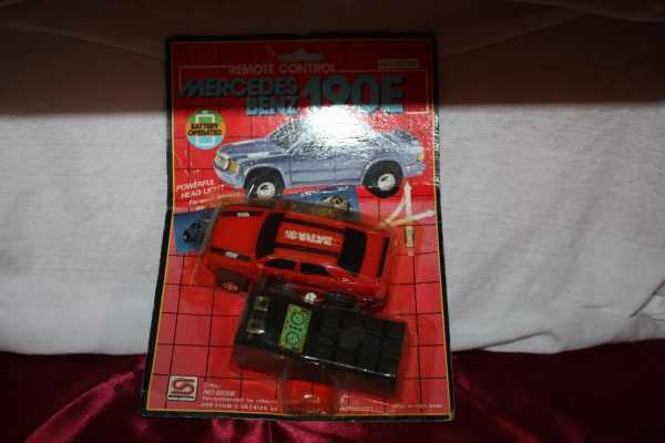 Mercedes-Benz 190E rouge Remote control Supertoys ( année 70 )