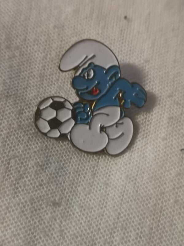 Pin's : Schtroumpf football - Vintage