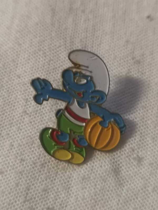 Pin's : Schtroumpf basket ball - Vintage