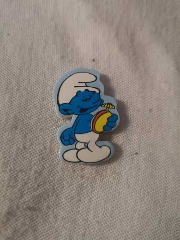Schtroumpf en mousse avec son hamburger - Vintage 1982