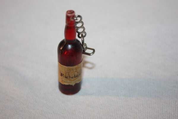 Vintage - porte clés années 50 60 70 - bouteille de Richebourg