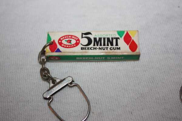 Vintage - porte clés années 50 60 70 - 5 Mint beech nut gum