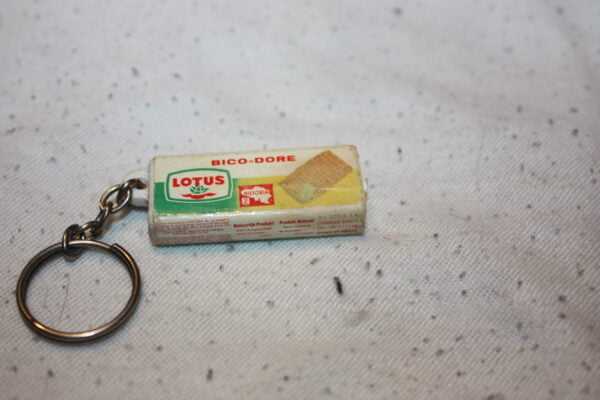 Vintage - porte clés années 50 60 70 - Lotus bico dore