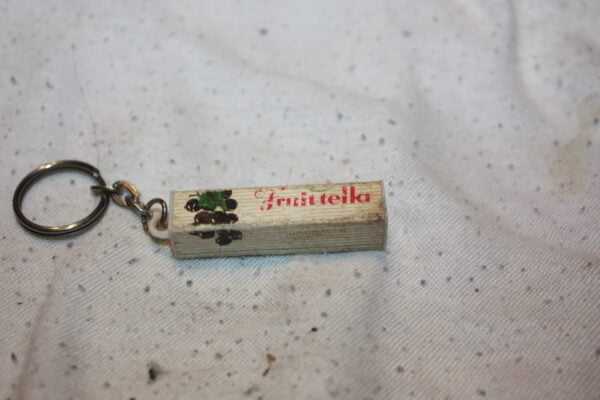 Vintage - porte clés années 50 60 70 - fruittella