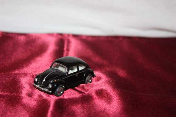VW - Volkswagen coccinelle noir ( métal ) 1/64