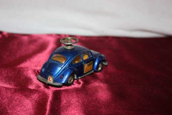 VW - Volkswagen coccinelle bleu 1300 saloon ( métal ) Corgi Toys – Image 2