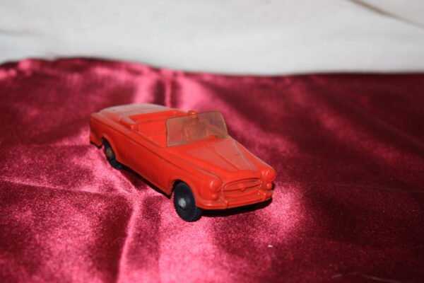 Peugeot 403- Tomte Lardal - Vintage - Ancienne voiture en vinyle des années 60 – Image 3