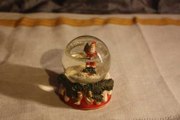 Noël : boule à neige père Noël