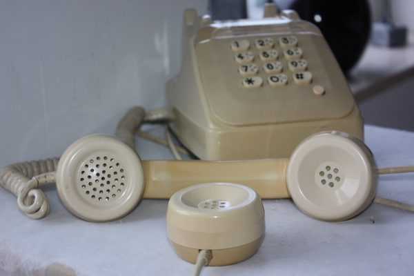 Vintage : ancien téléphone fixe – Image 2