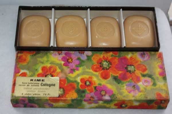 Vintage : 4 anciens savons dans leur boite ( cologne ) KIME