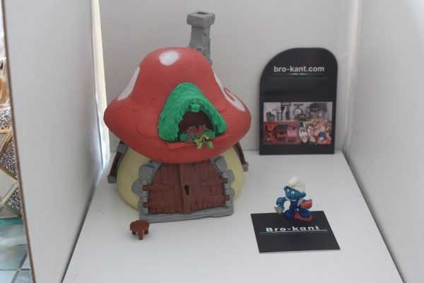Smurf - puffo - schtroumpf maçon rouge