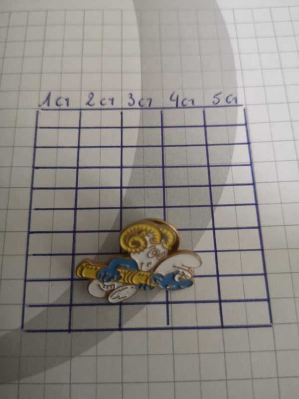 Pin's : schtroumpf bélier