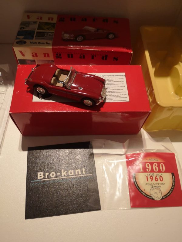 Vanguards - MGA open top 1/43