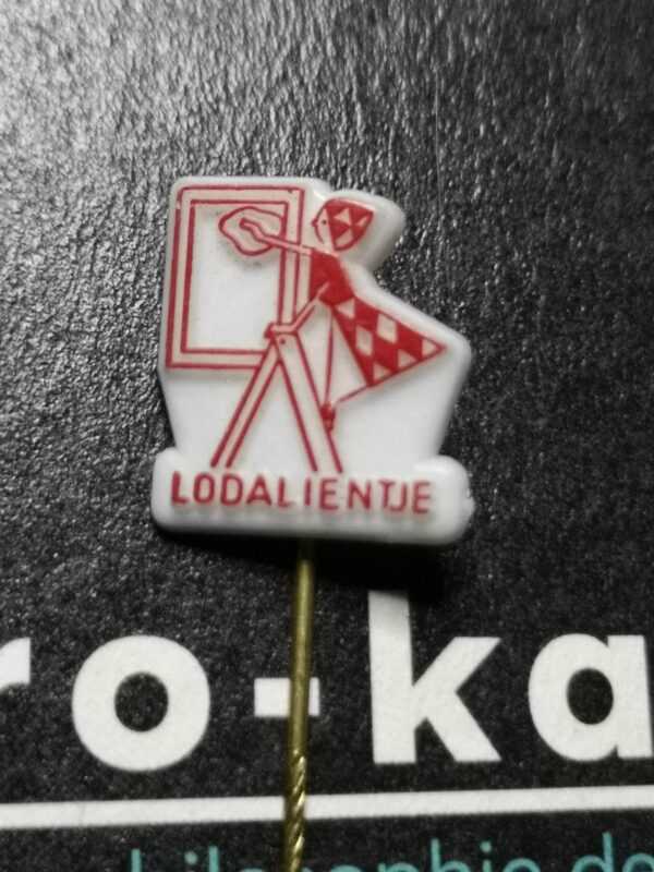 lodalientje ( lodaline ) vitre ( rouge )