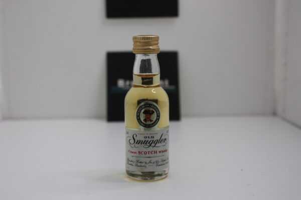 Mignonnette - mini bar - Whisky Old Smuggler