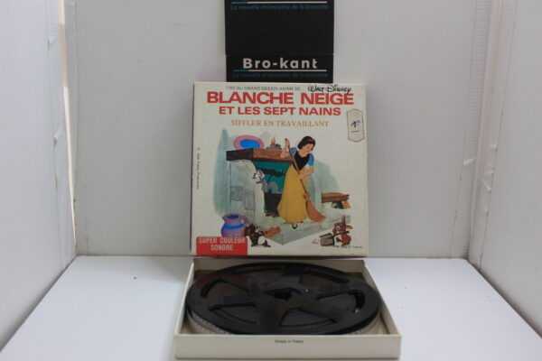 BLANCHE NEIGE ET LES SEPT NAINS Siffler en travaillant film super 8