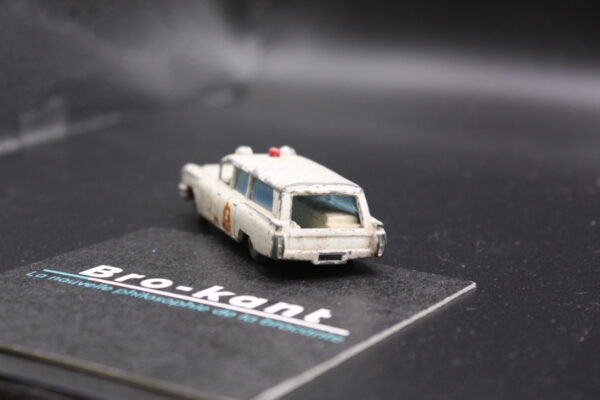 Lesney Matchbox N° 54 S&S Cadillac Ambulance 1965 – Image 3