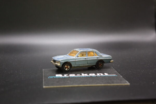 Majorette : Peugeot 604 n° 238